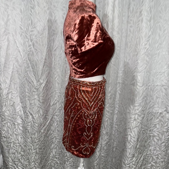 Malisha orange 2 piece set size 6 rhinestoned bedded a velvety top new with tag - Picture 7 of 12